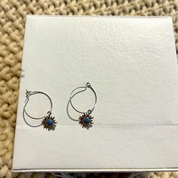 Earrings - Picture 1 of 1